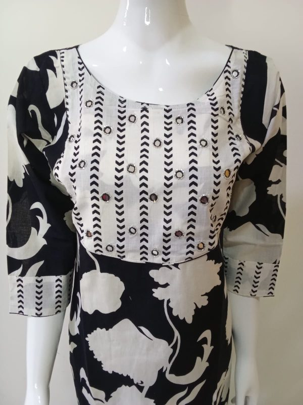 B&W Floral Printed Mirror Worked Kurta - Image 2