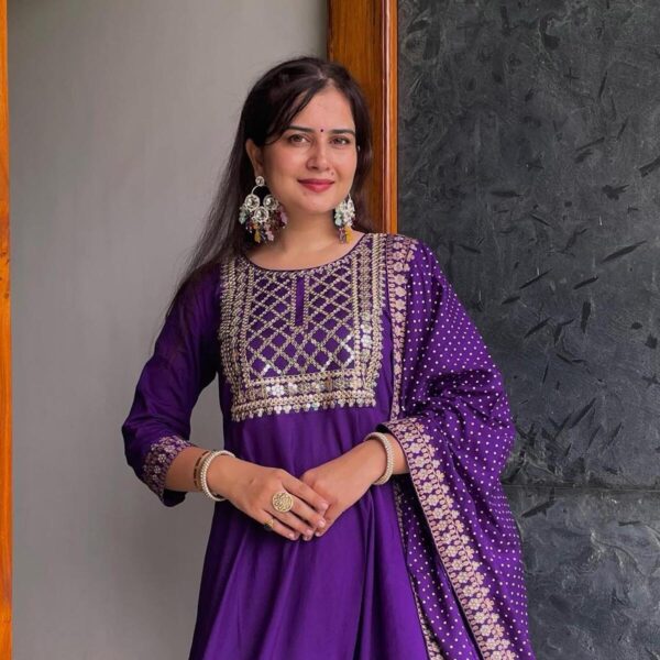 Elegant Purple Kurta Set - Image 3