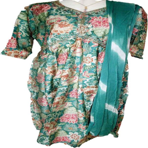 Green Alia Floral Printed Kurta Set - Image 4